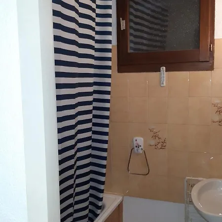 T2 Calme Avec Parking Et Wifi A - Fr-1-517-64 *