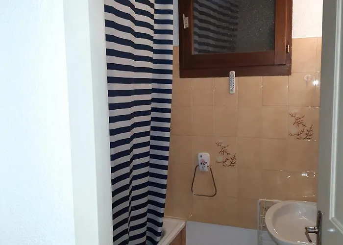 T2 Calme Avec Parking Et Wifi A - Fr-1-517-64 *